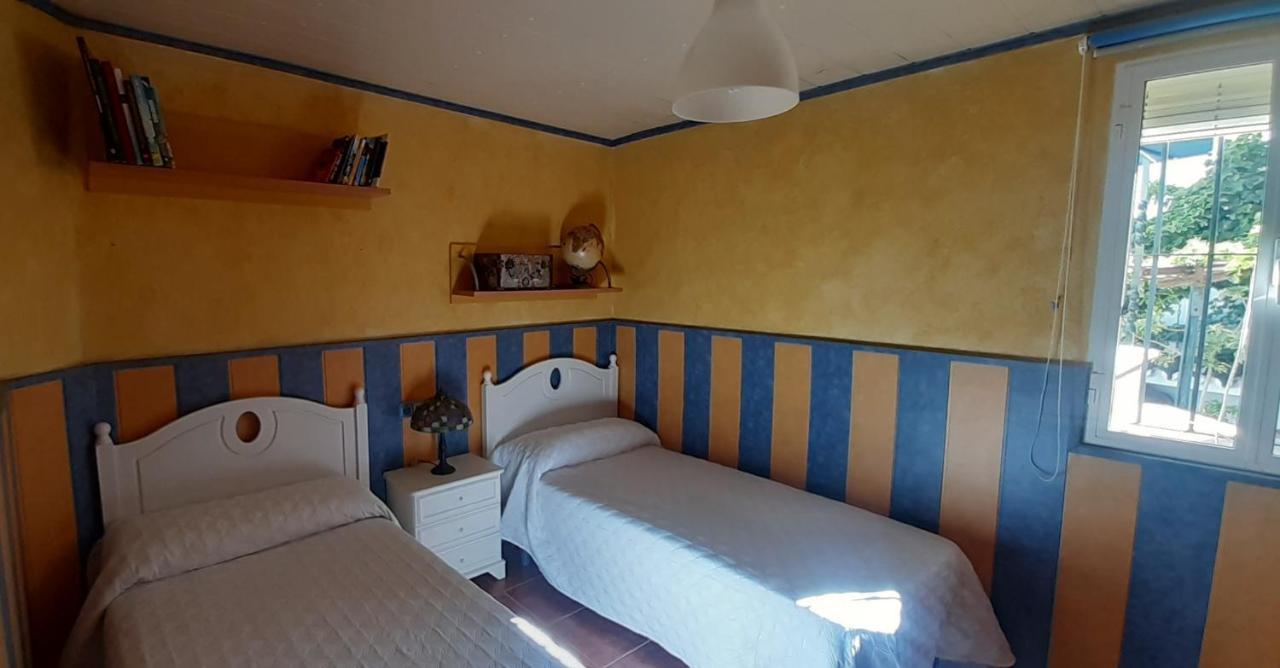 Casa Luciita: Agradable Con Chimenea, Patio Y Bbq. Holiday home