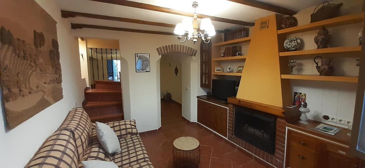 Holiday home Casa Luciita: Agradable Con Chimenea, Patio Y Bbq. *
