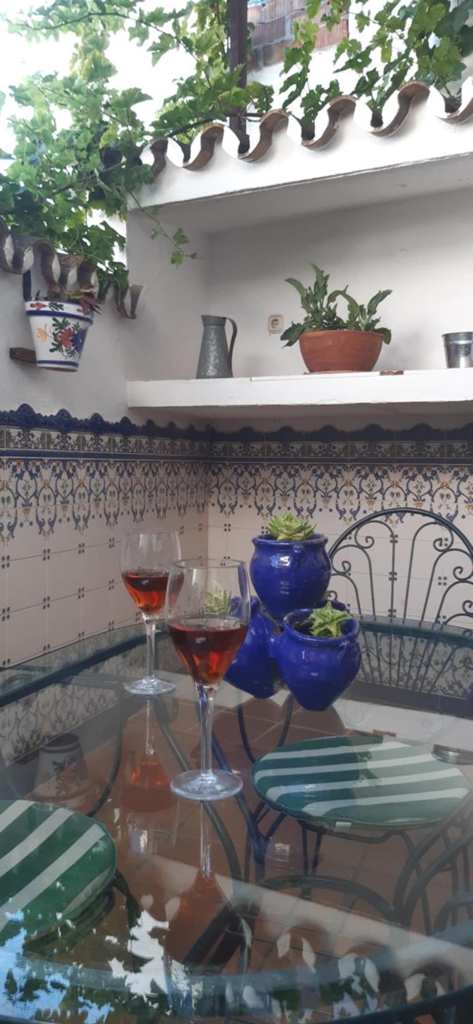 Casa Luciita: Agradable Con Chimenea, Patio Y Bbq. Ojen